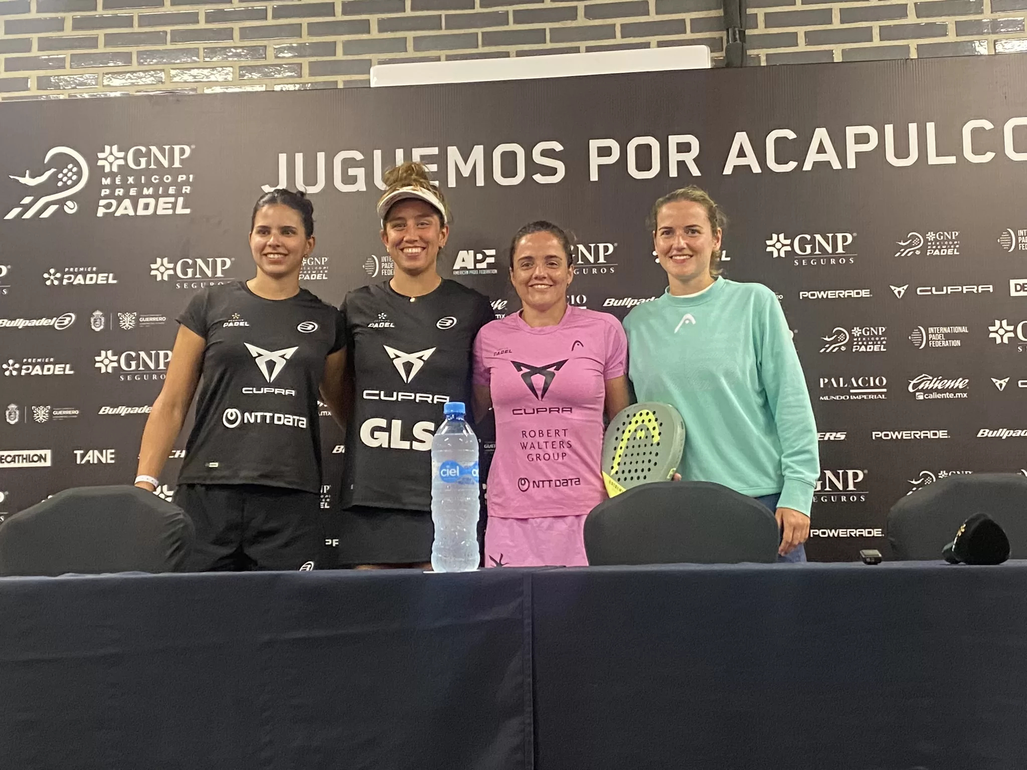 Delfi Brea, Bea Gonzalez, Paula Josemaría, Ari Sanchez Fallada