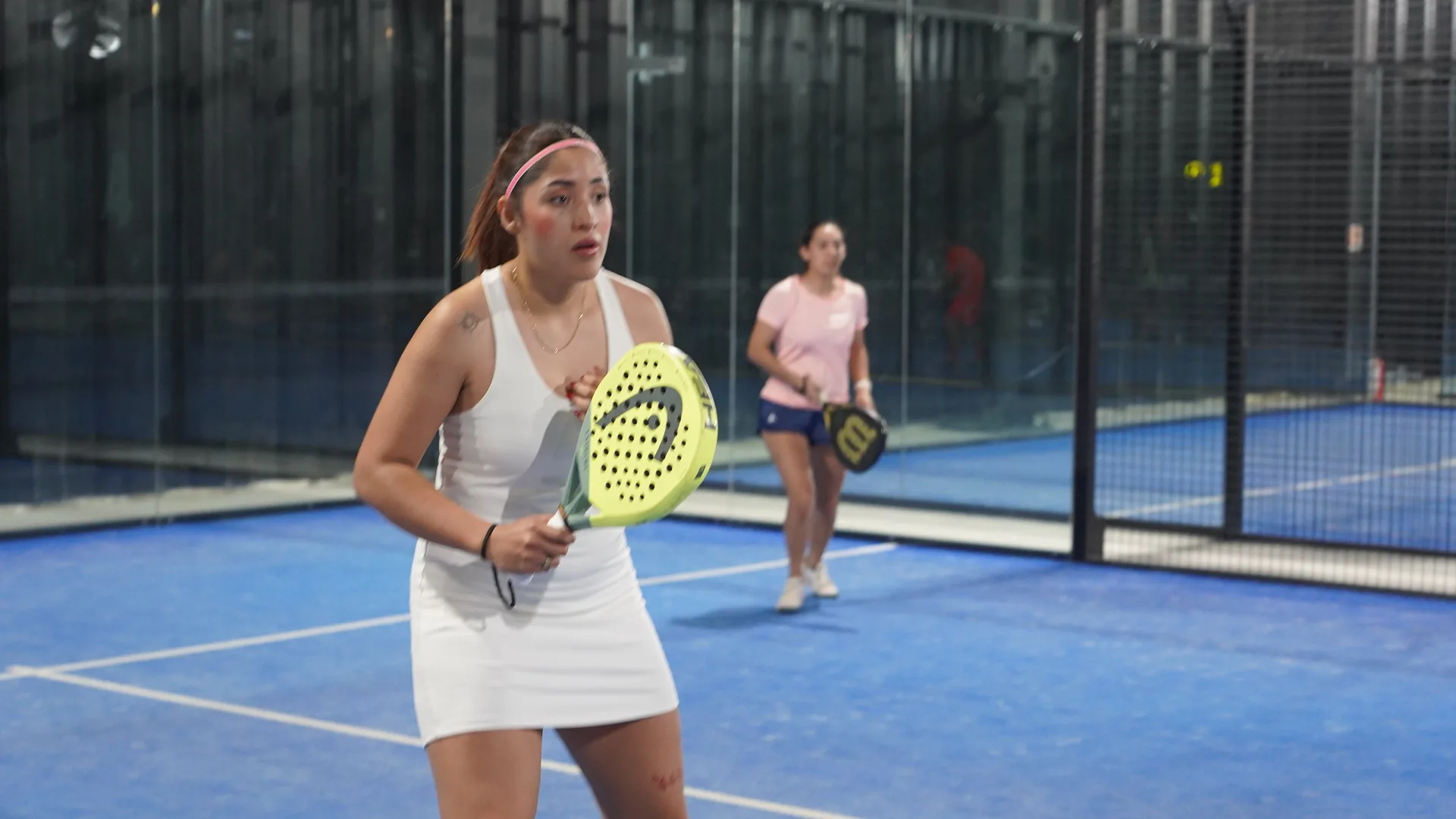 jugadora de padel